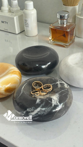 Base de Mármol para Joyería — Forma Orgánica 01