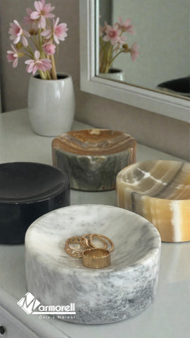 Base de Mármol para Joyería — Forma Orgánica 02